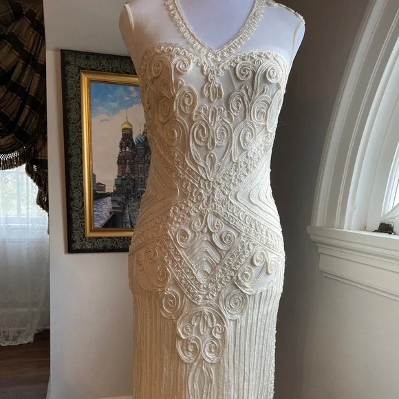 Designer Cache Elegant Sheath Amazing Applique - Picture 1 of 16